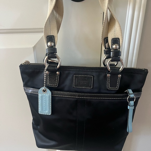 Excellent condition Coach tote bag - Picture 5 of 12